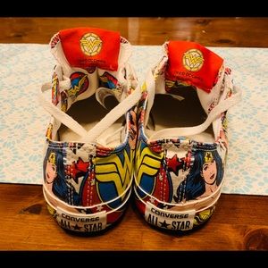 Limited Wonder Woman converse